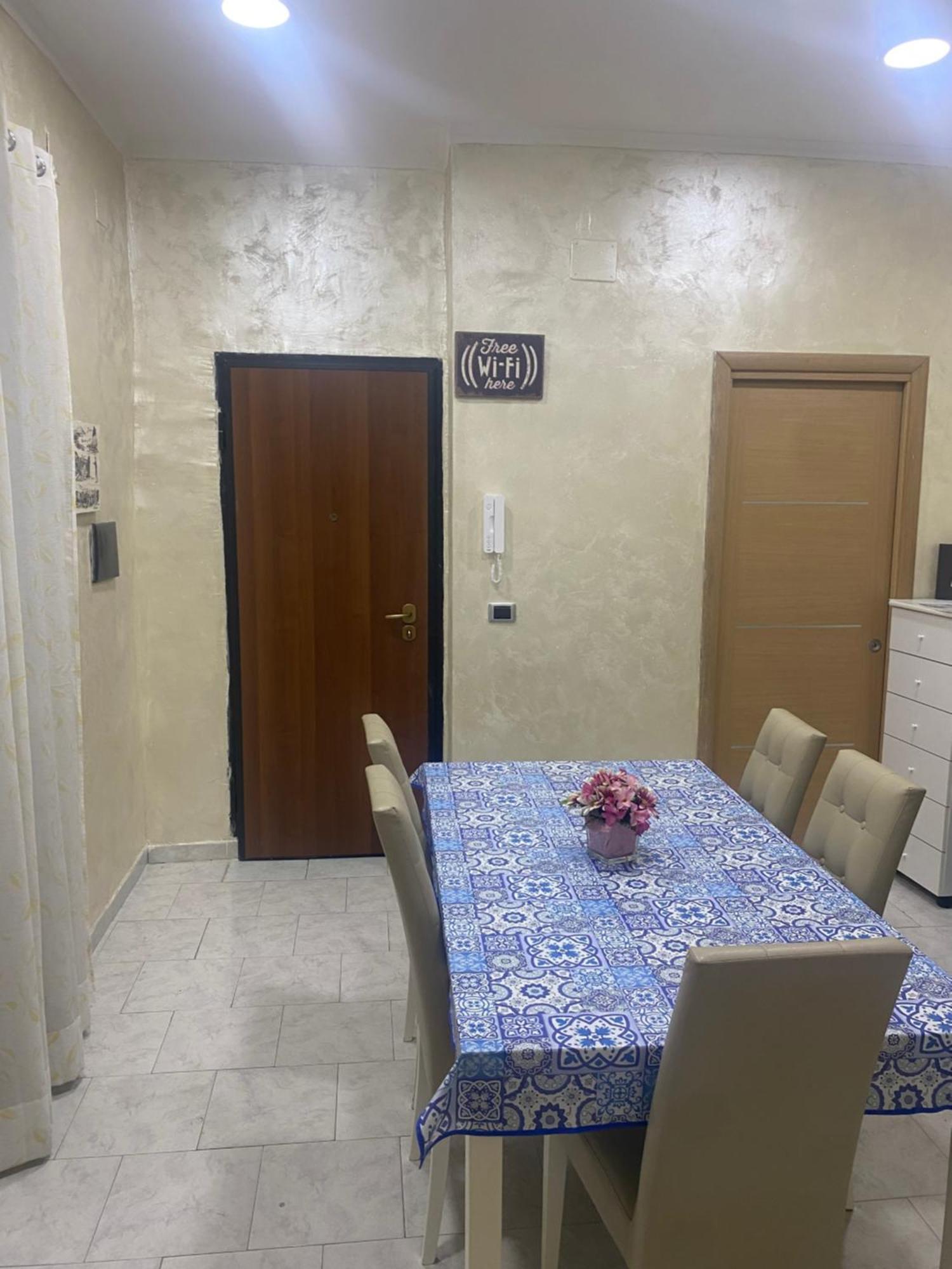 La Casa Di Vera Napoli Bagian luar foto